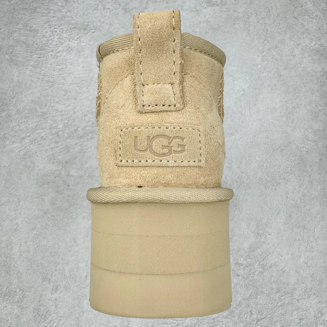 Pick up locally💰520 UGG 5092 Zhou Dongyu Mini thick-soled autumn and winter sheep fur integrated snow boots. All shoes are made from the same factory as ZP. Longfeng A-grade Australian imported sheep fur integrated women's boots. Brand OEM production line. Fully follow the ZP process. OEM original pattern maker. Adhering to the principle of no original shoes and no development selection. Pay attention to every detail. The most authentic version on the market. TREADLITE "Light Wing" technology outsole. Lightweight/durable/flexible/pile size: 35 36 37 38 39 40 41 42 Coding: by2936090